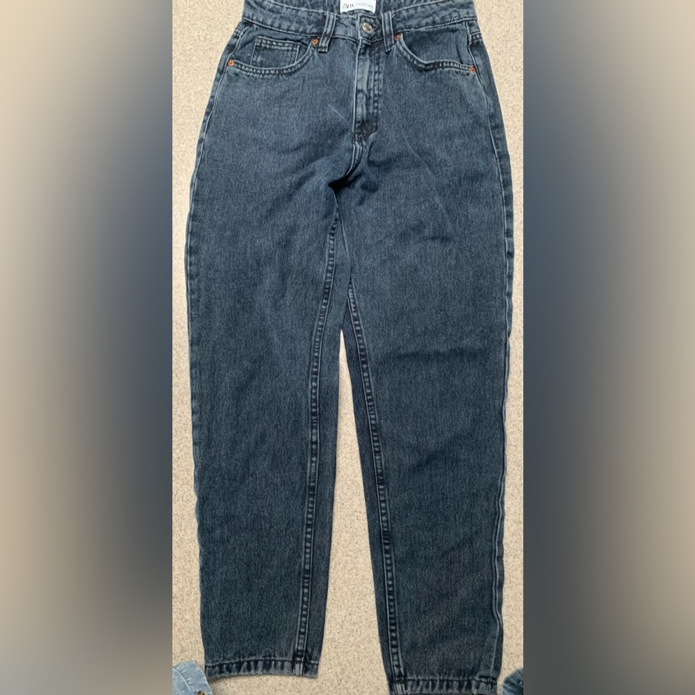 Zara Women’s Dark Wash Boyfriend Jeans